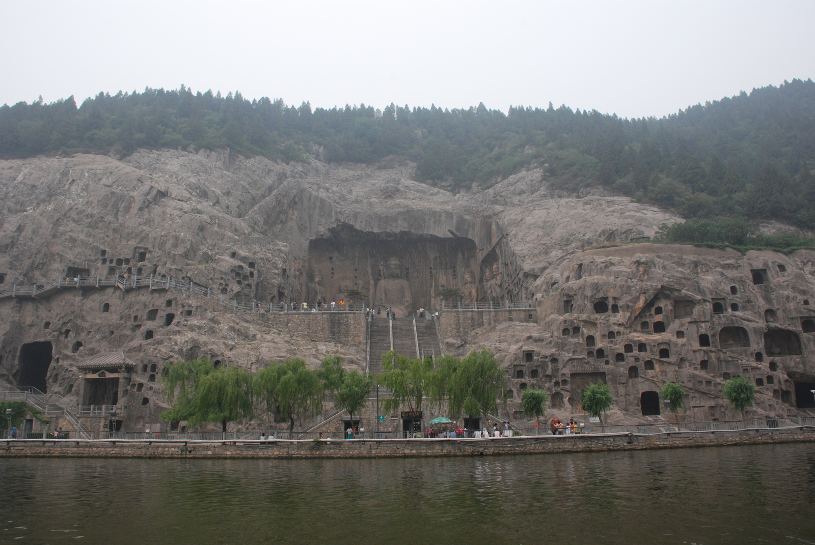 Nap2 Luoyang Longmen grottoes (11)