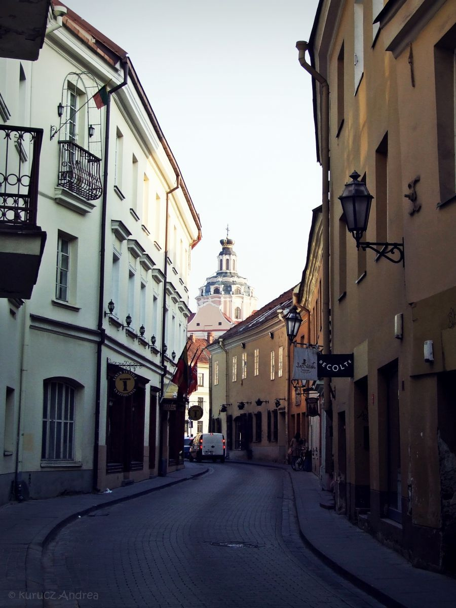 A történelmi városrész felé (Vilnius)