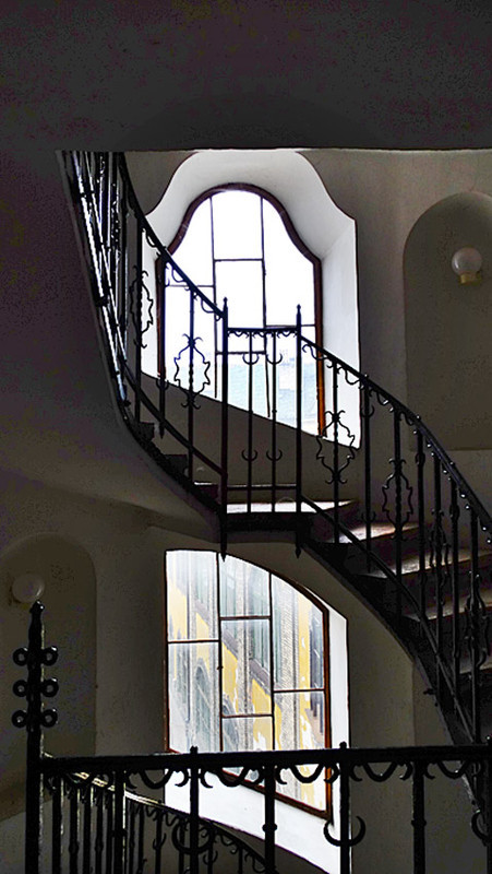 Lépcsőházi ablak
