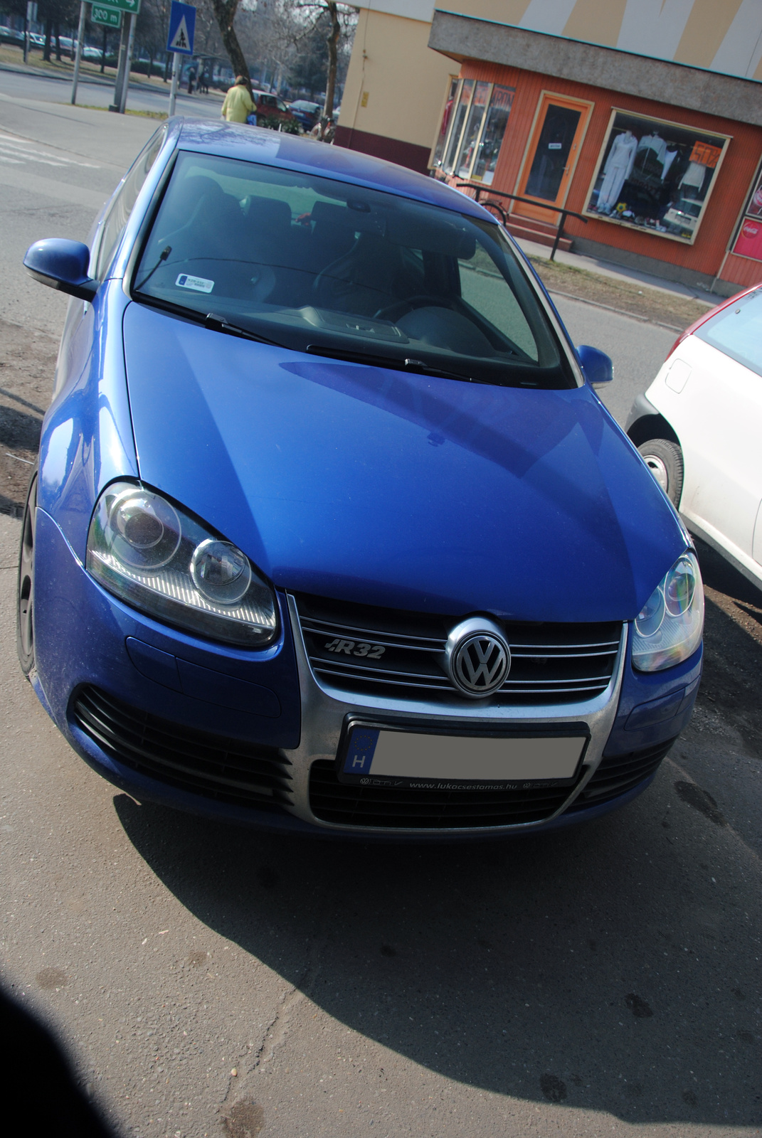 Volkswagen Golf R32