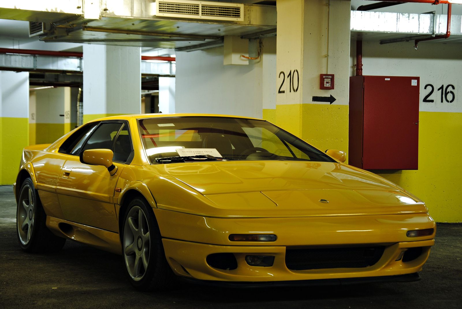 Lotus Esprit V8