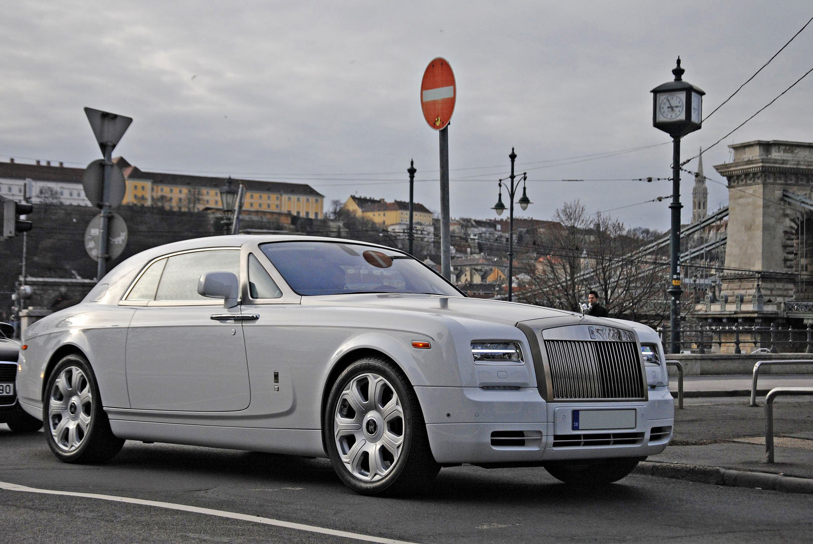 Rolls- Royce Phantom Coupe
