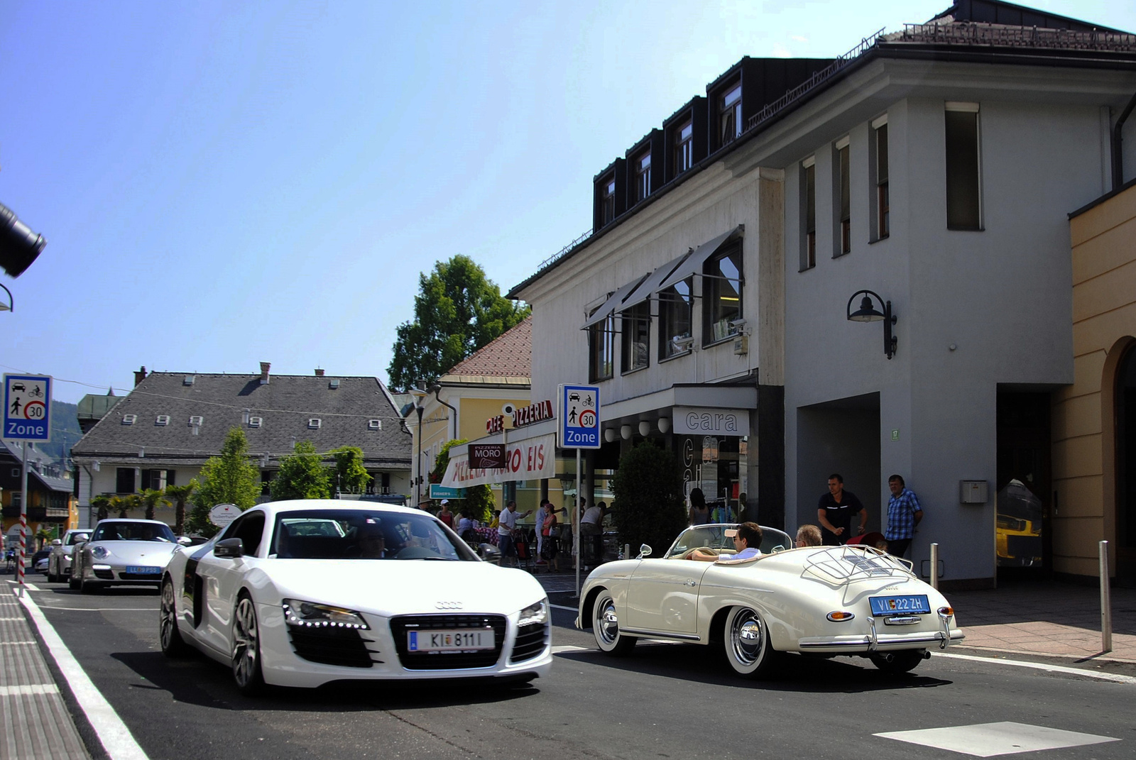 Audi R8 és Porsche 356 Speedster