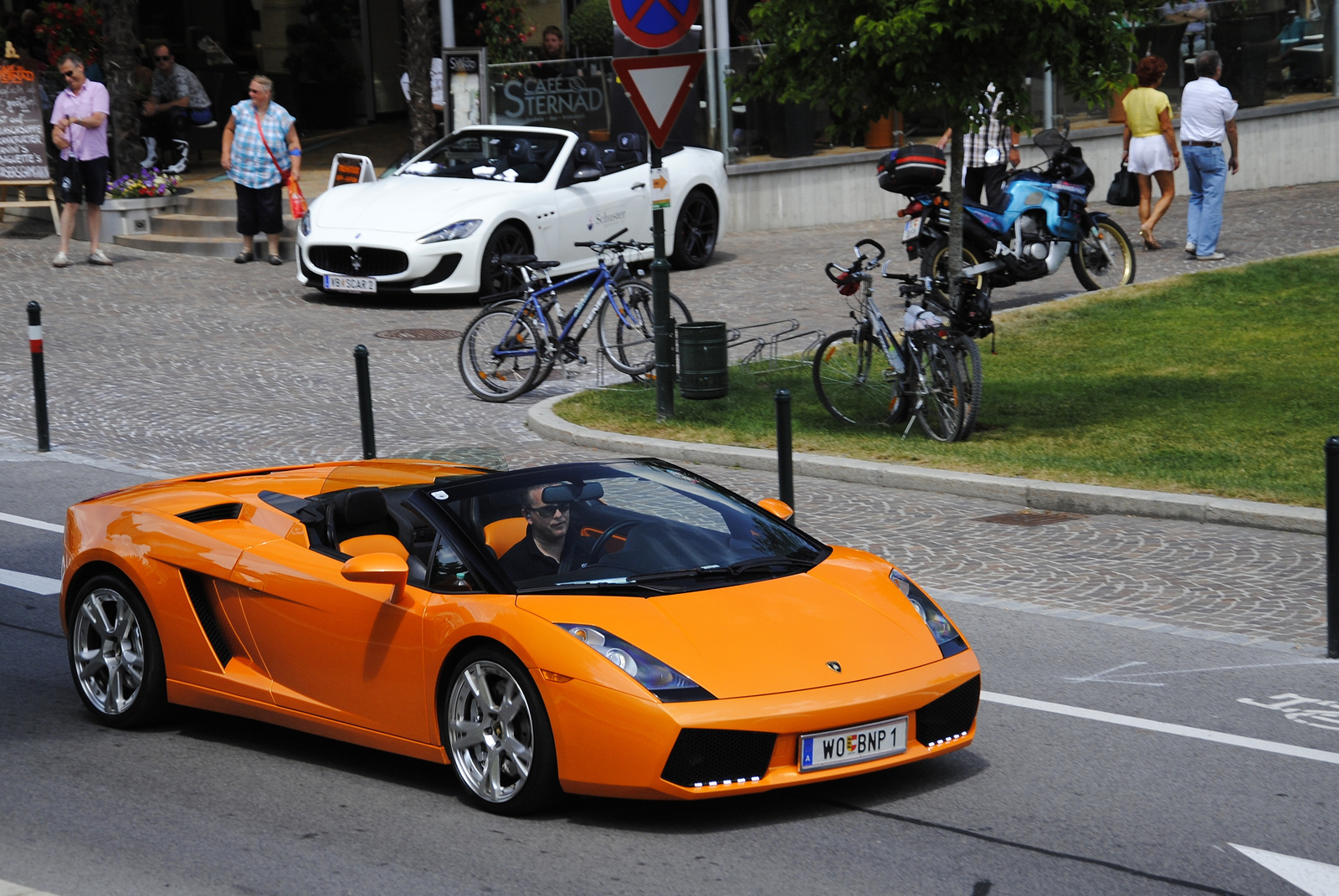 Lamborghini Gallardo Spyder és Maserati Grancabrio MC