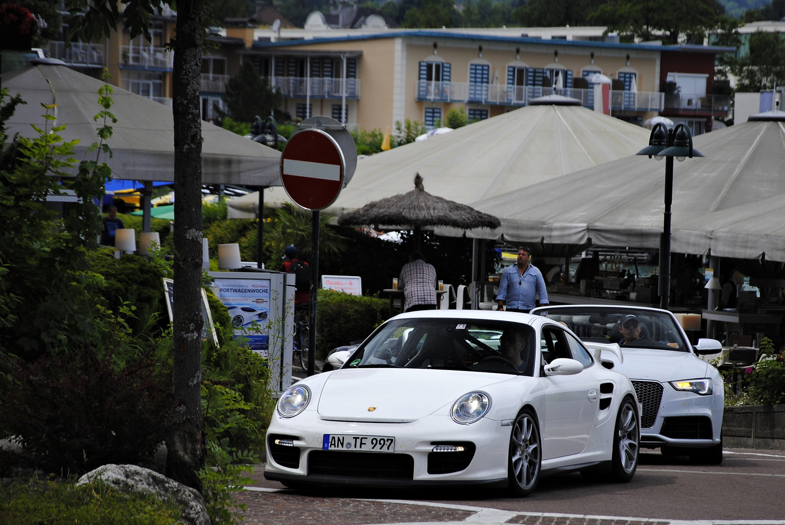 Porsche 911 GT2