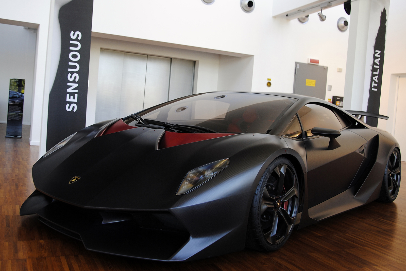 Lamborghini Sesto Elemento