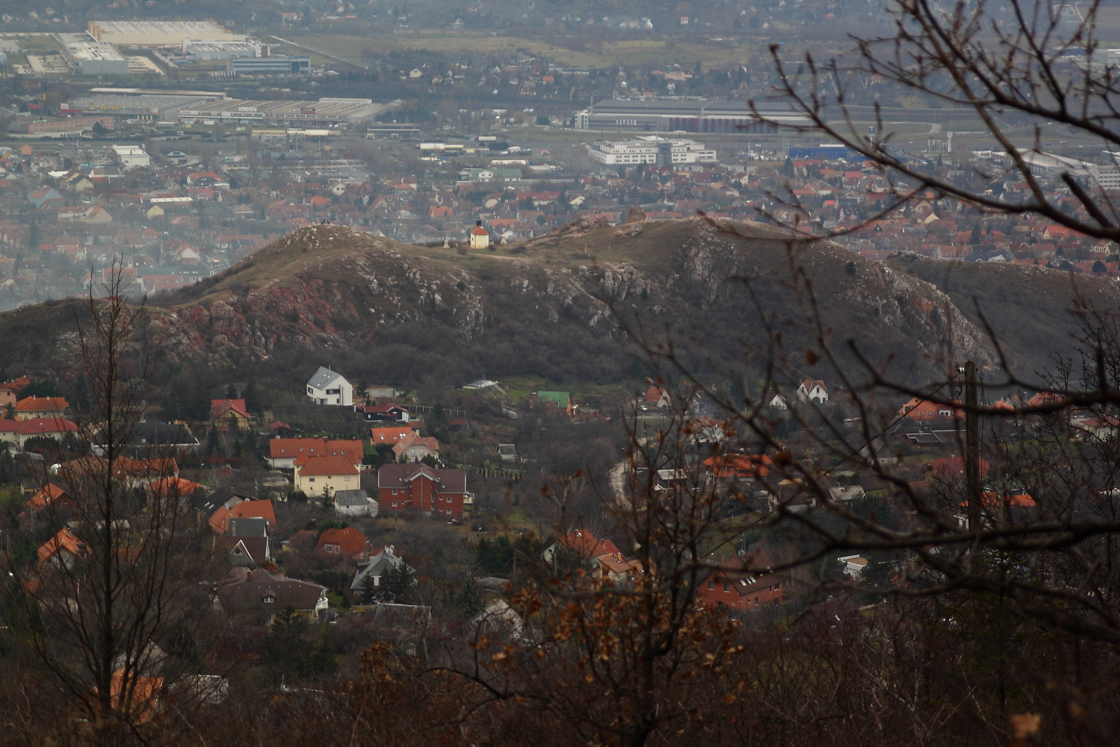 Kápolna a hegyen