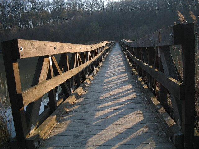 végtelennek látszó híd