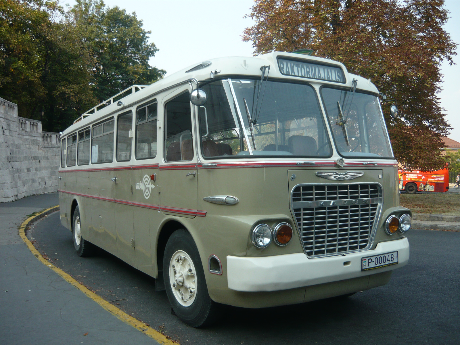 Ikarus 630