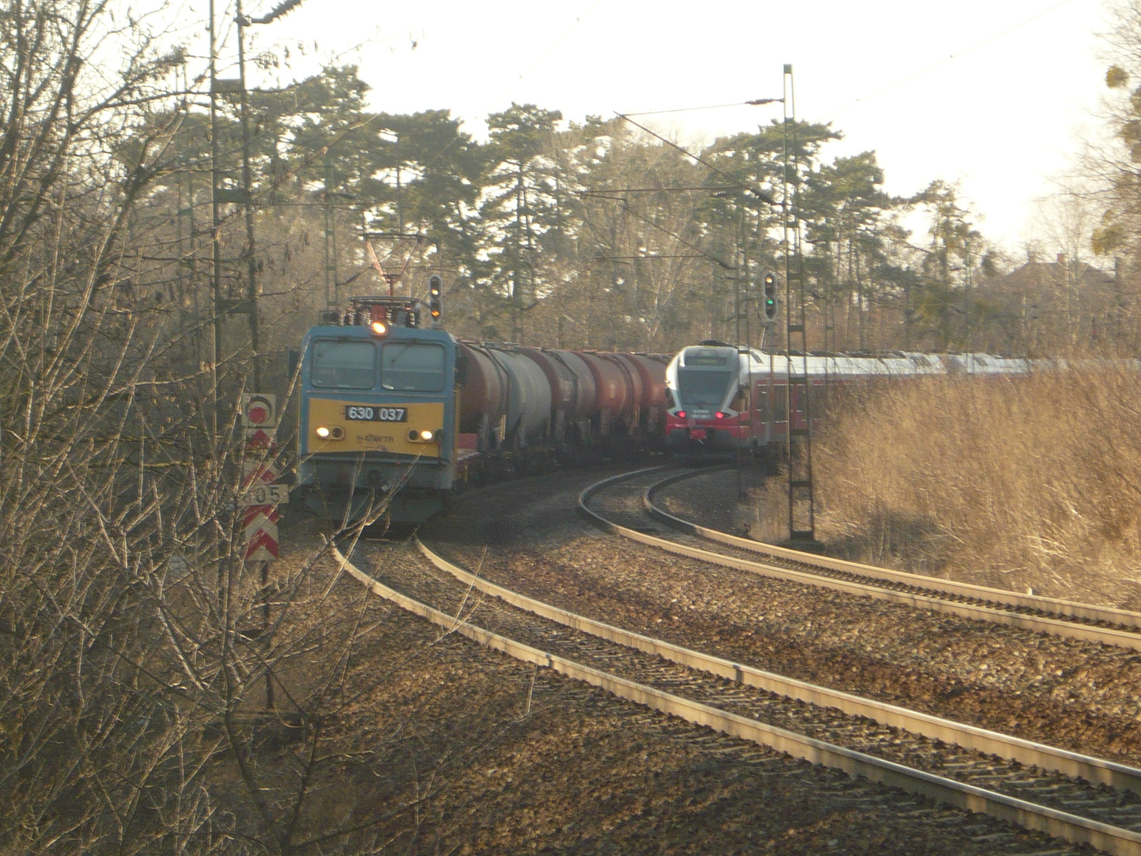 630 037 és Flirt