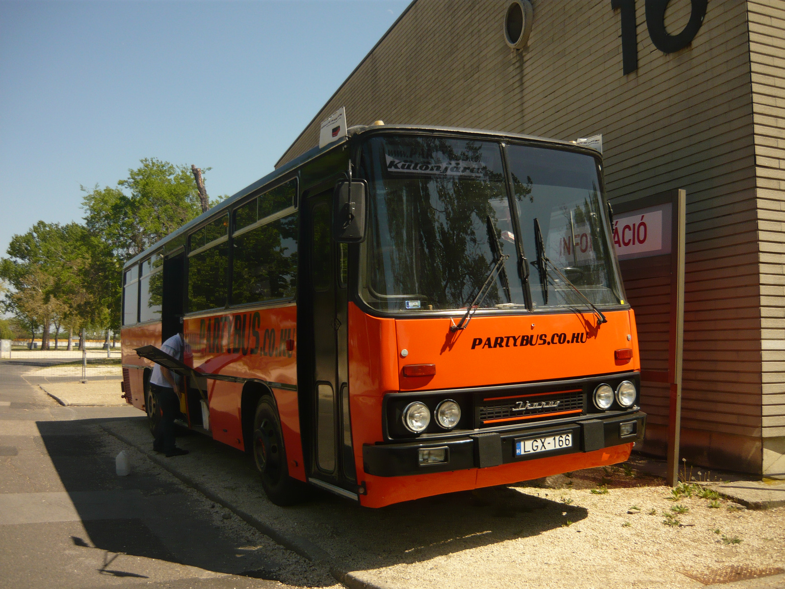 Ikarus 266.25 (LGX-166)