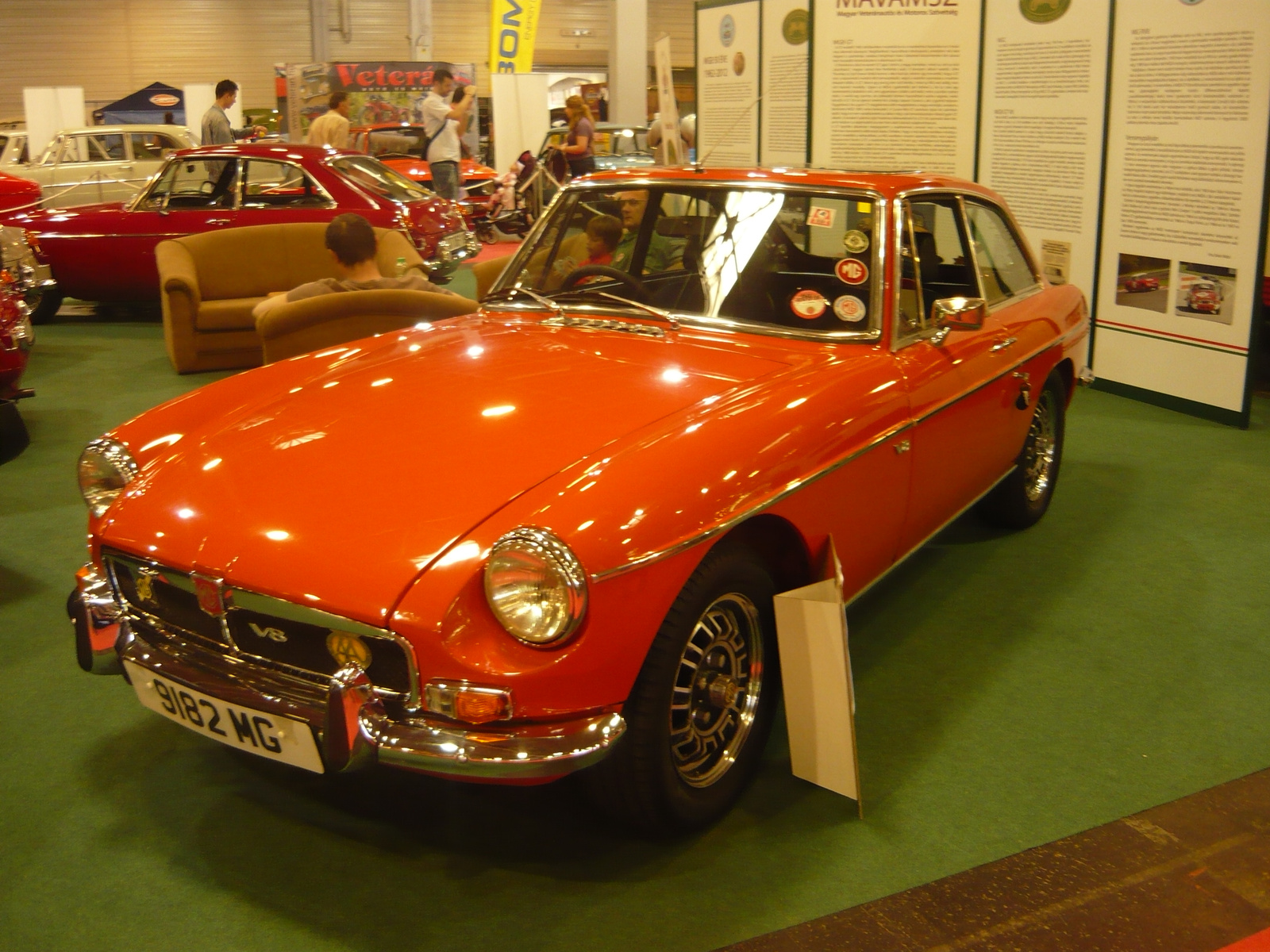 MG B GT V8