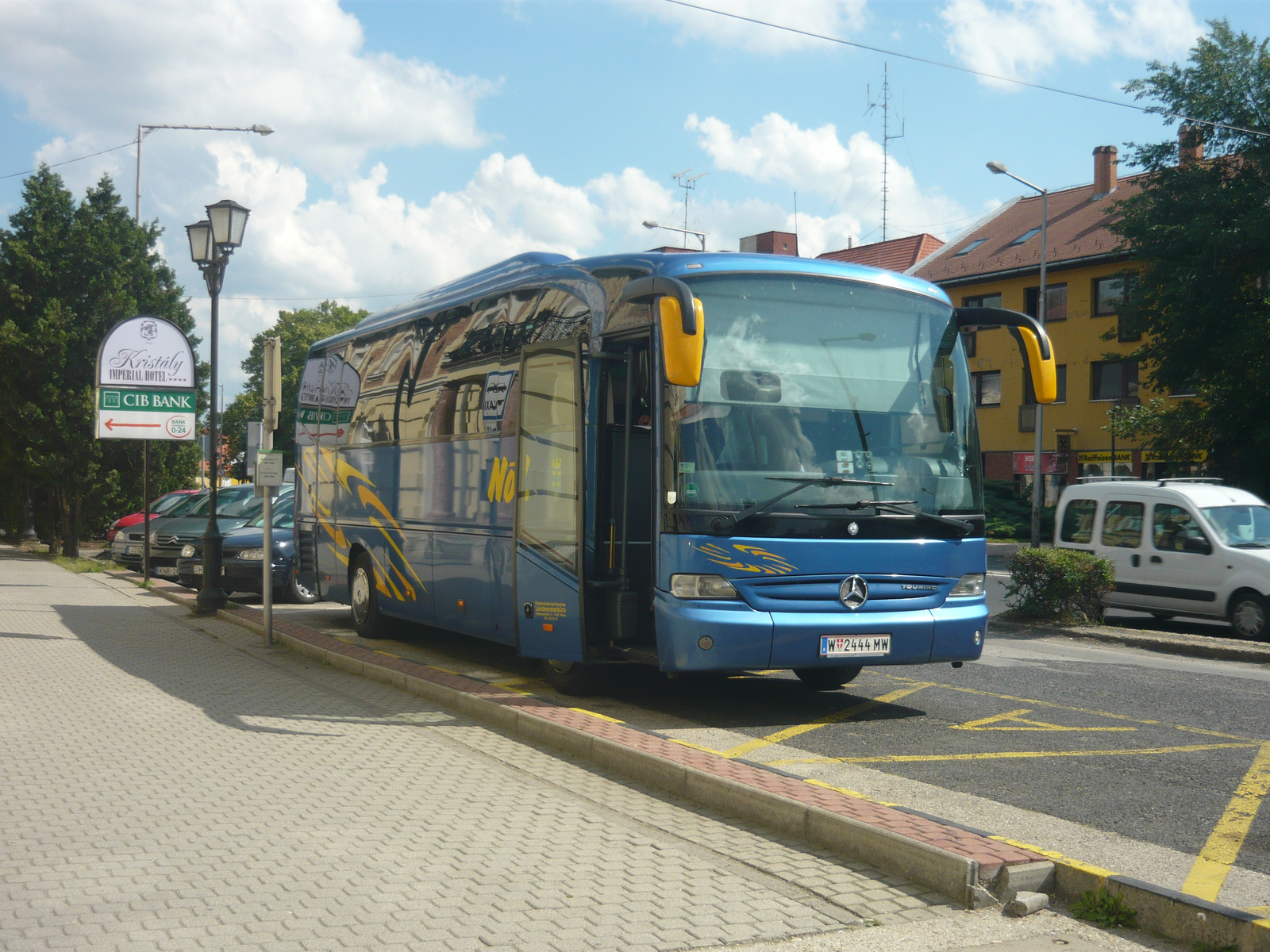 Mercedes-Benz Tourino (W-2444 MW)