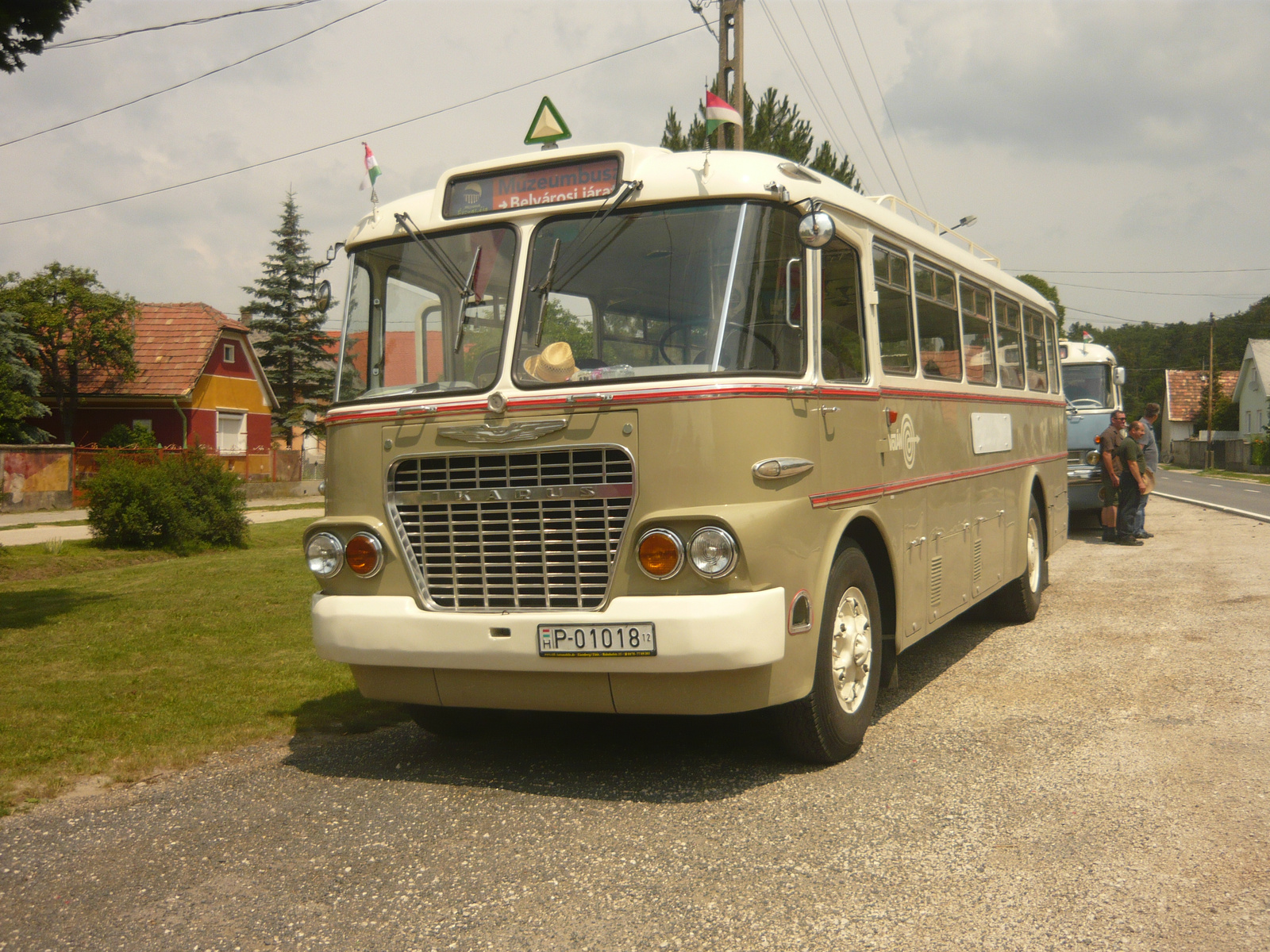 Ikarus 630