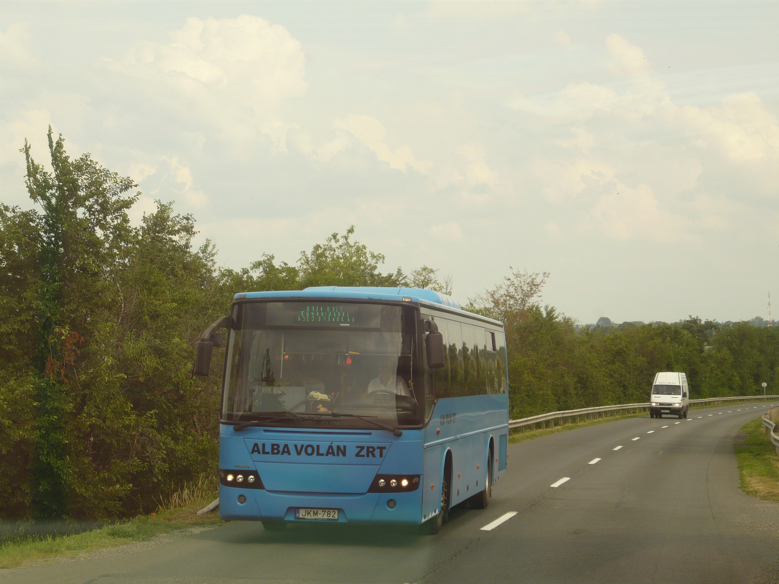 Volvo 8700 (JKM-782)