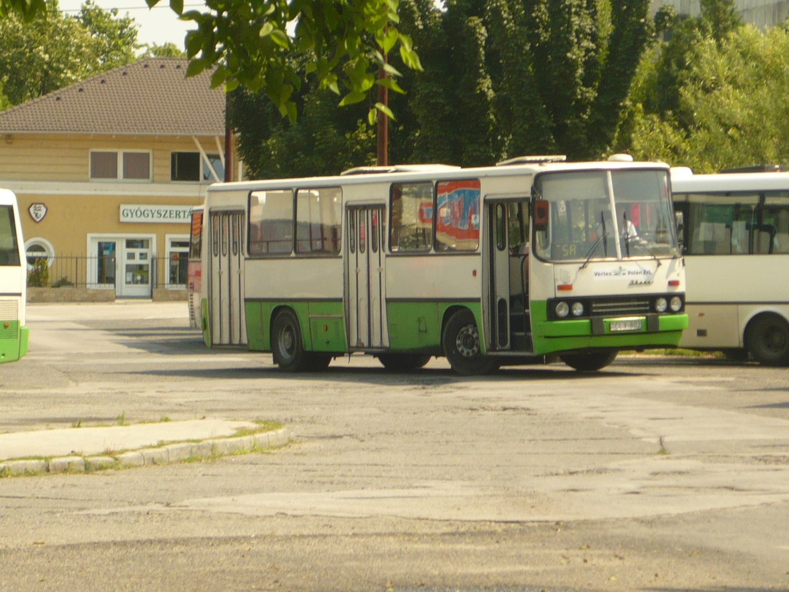 Ikarus 260.02 (CLY-802)