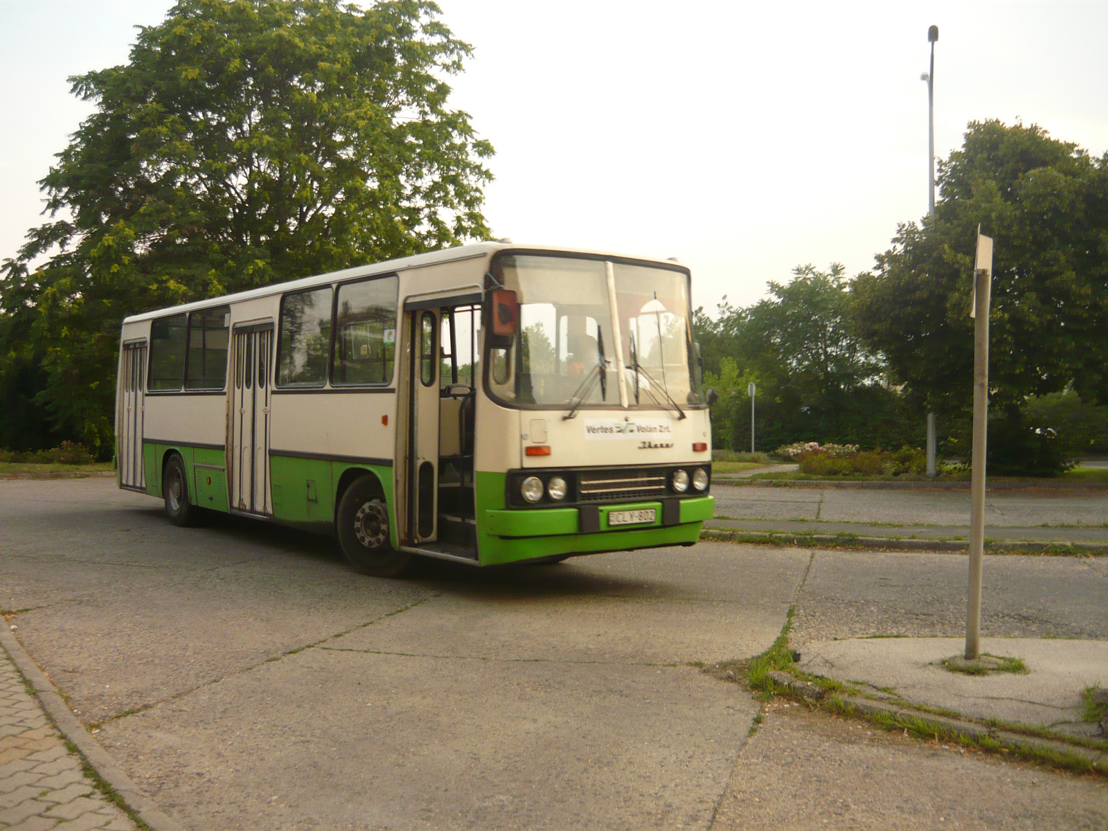 Ikarus 260.02 (CLY-802)