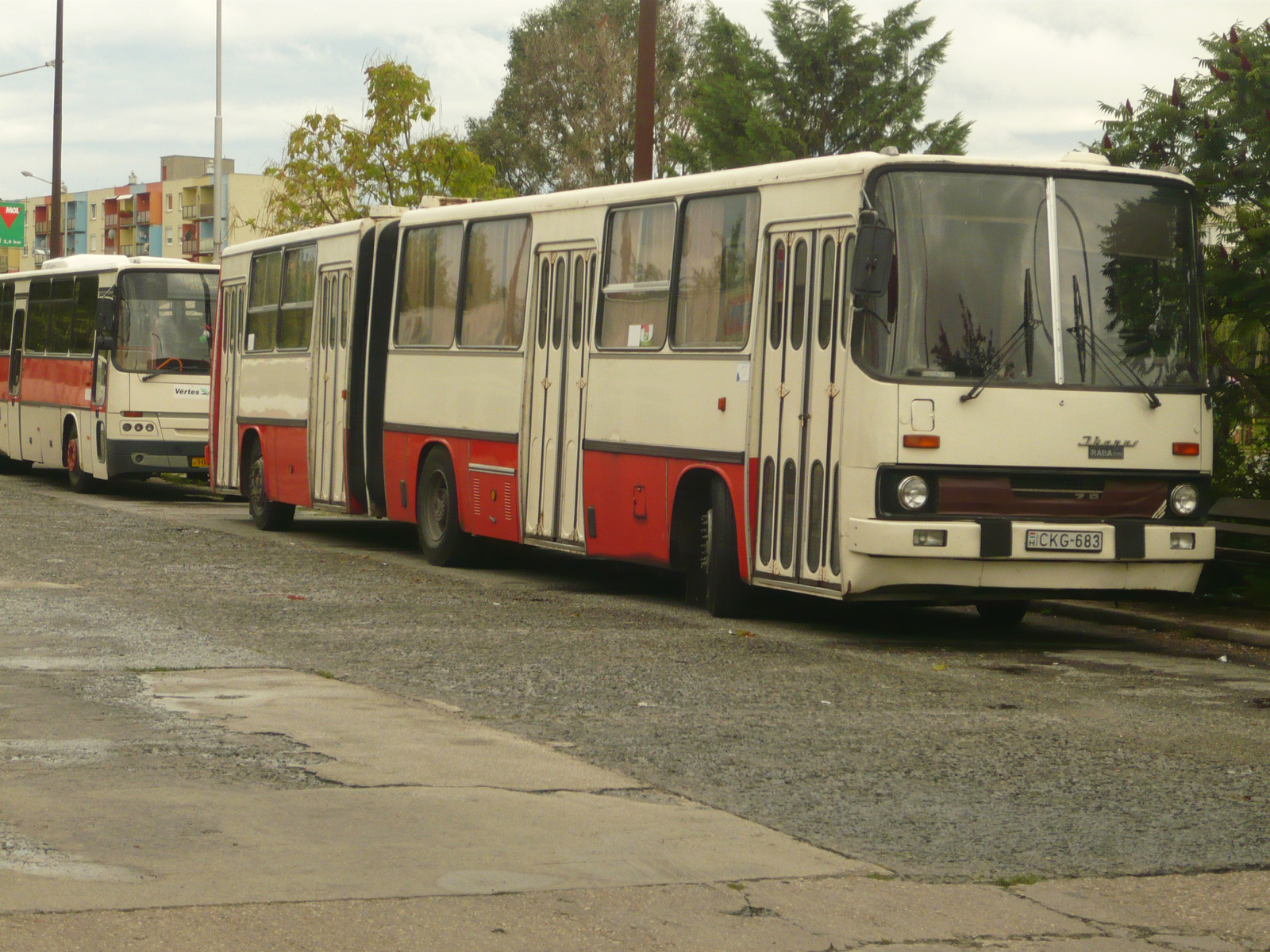 Ikarus 280.02 (CKG-683)