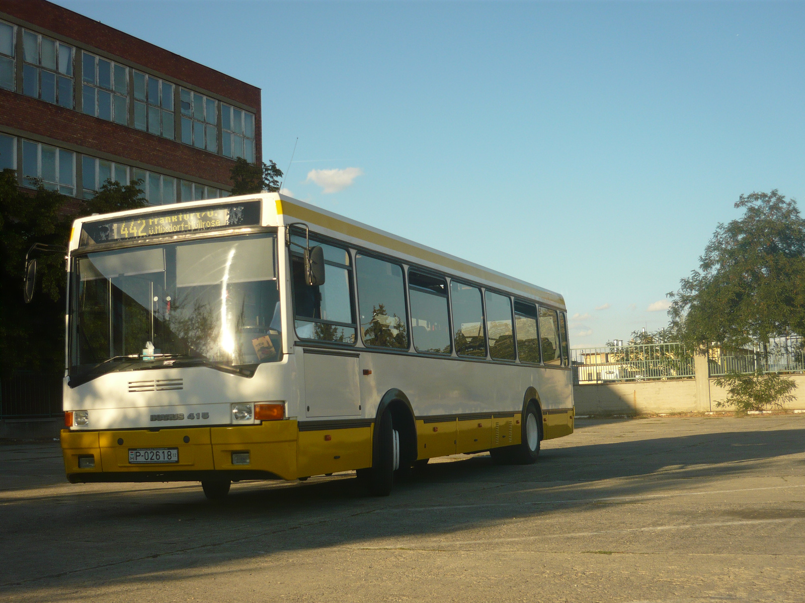 Ikarus 415.18B (MEZ-272)