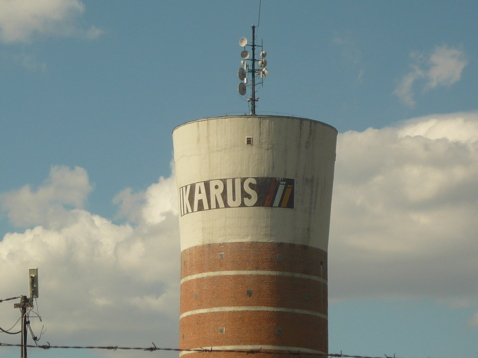 IKARUS