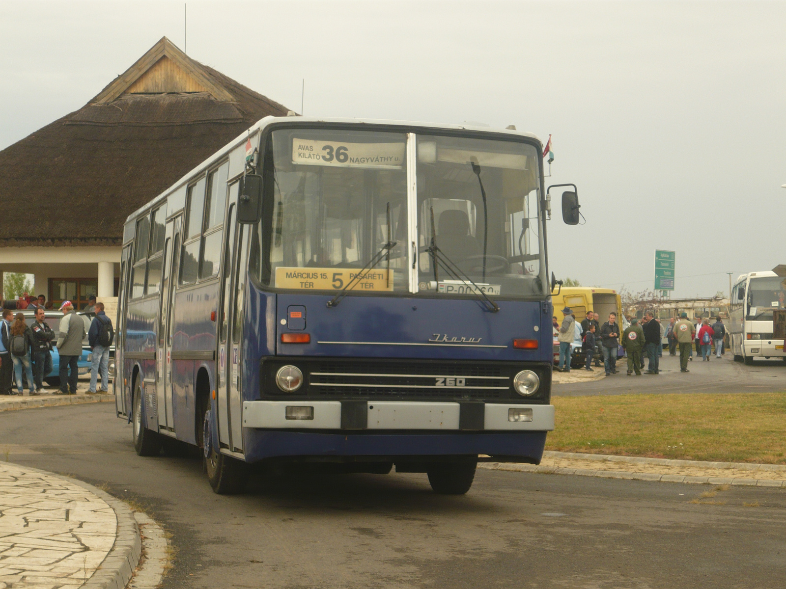 Ikarus 260