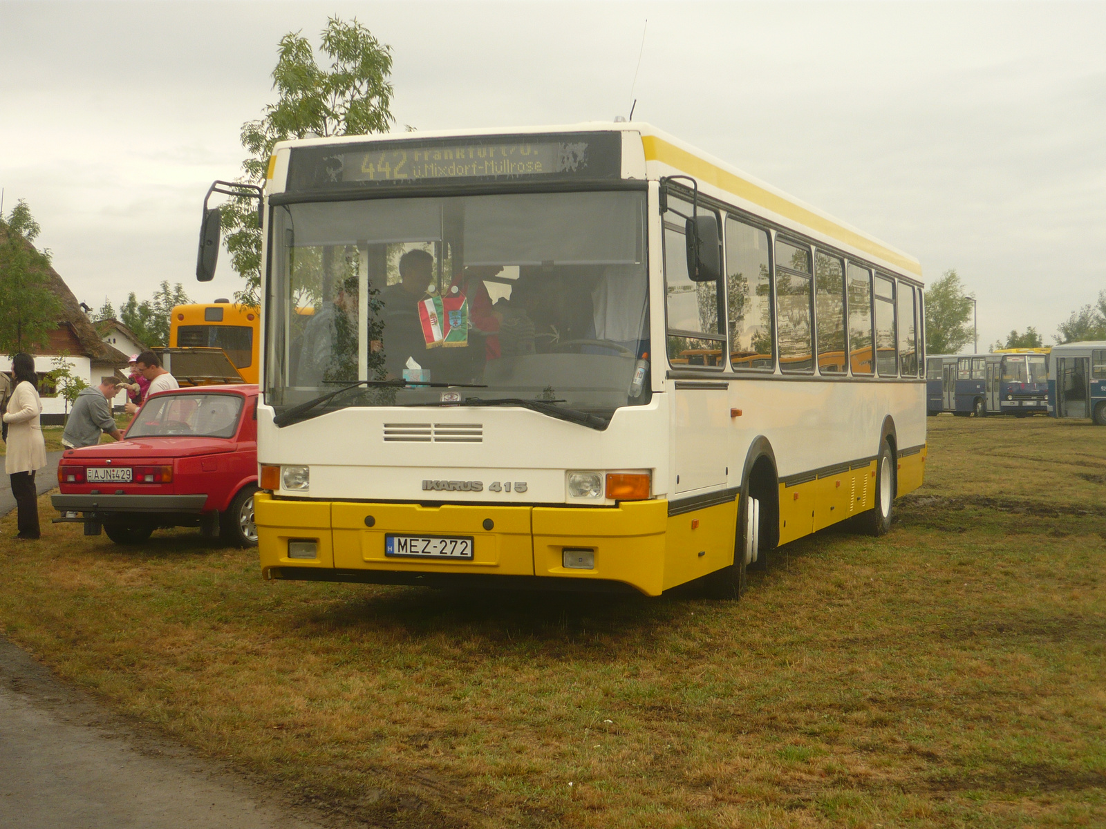 Ikarus 415.18B(MEZ-272)