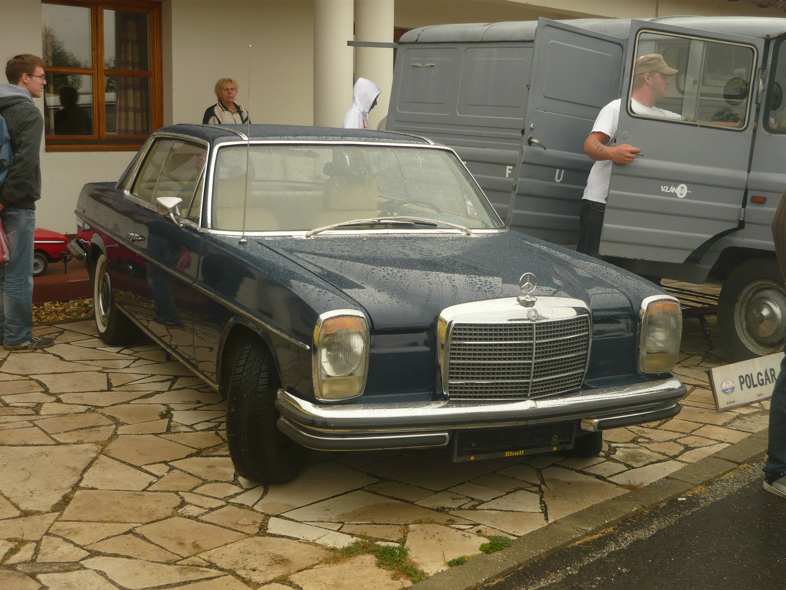 Mercedes-Benz W115