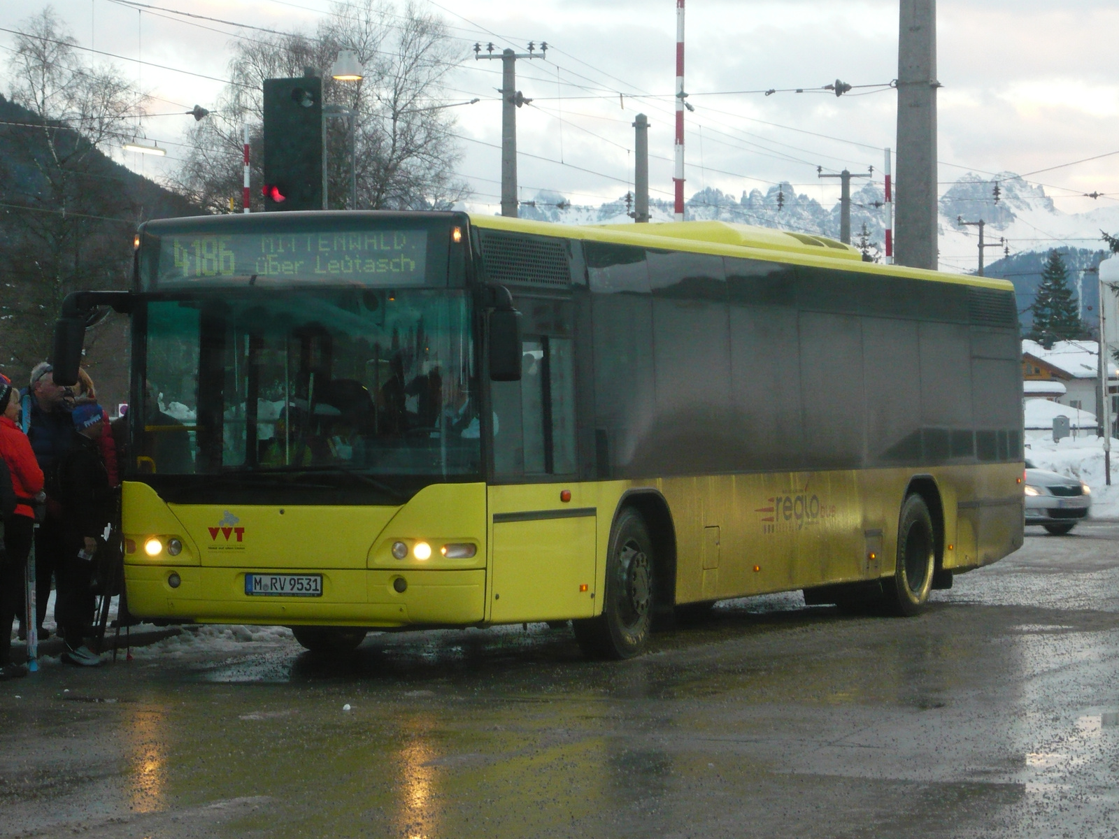 Neoplan (M-RV 9531)