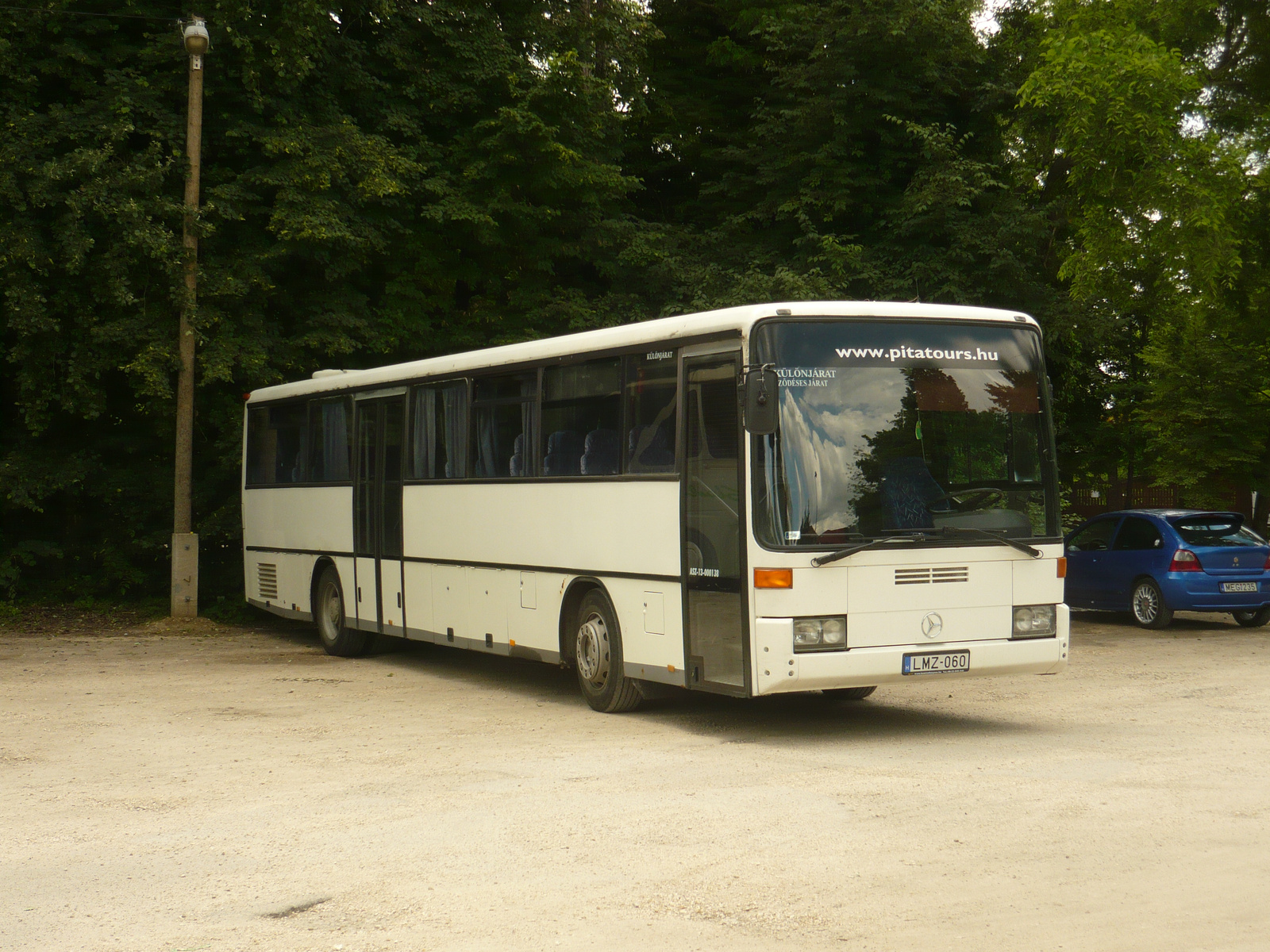 Mercedes-Benz O408 (LMZ-060)