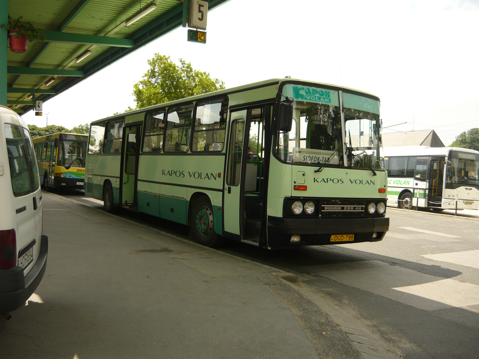 Ikarus 256.42 (DUD-798)