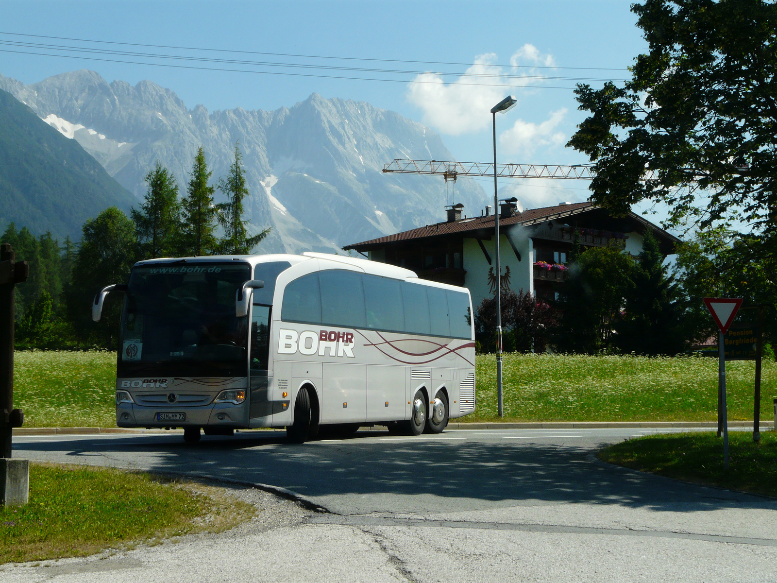 Mercedes-Benz Travego (SIM-MY 72)