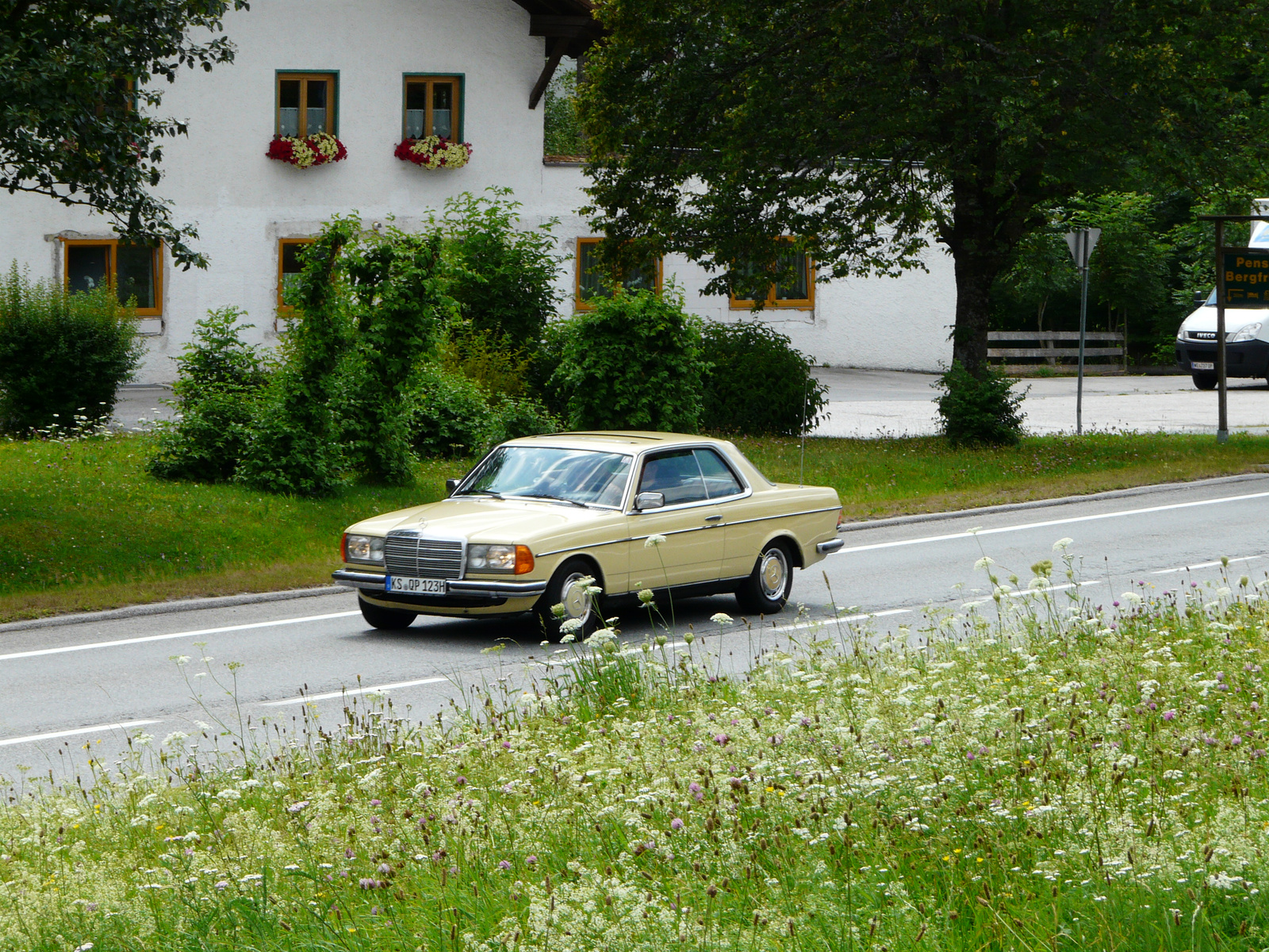 Mercedes-Benz W123