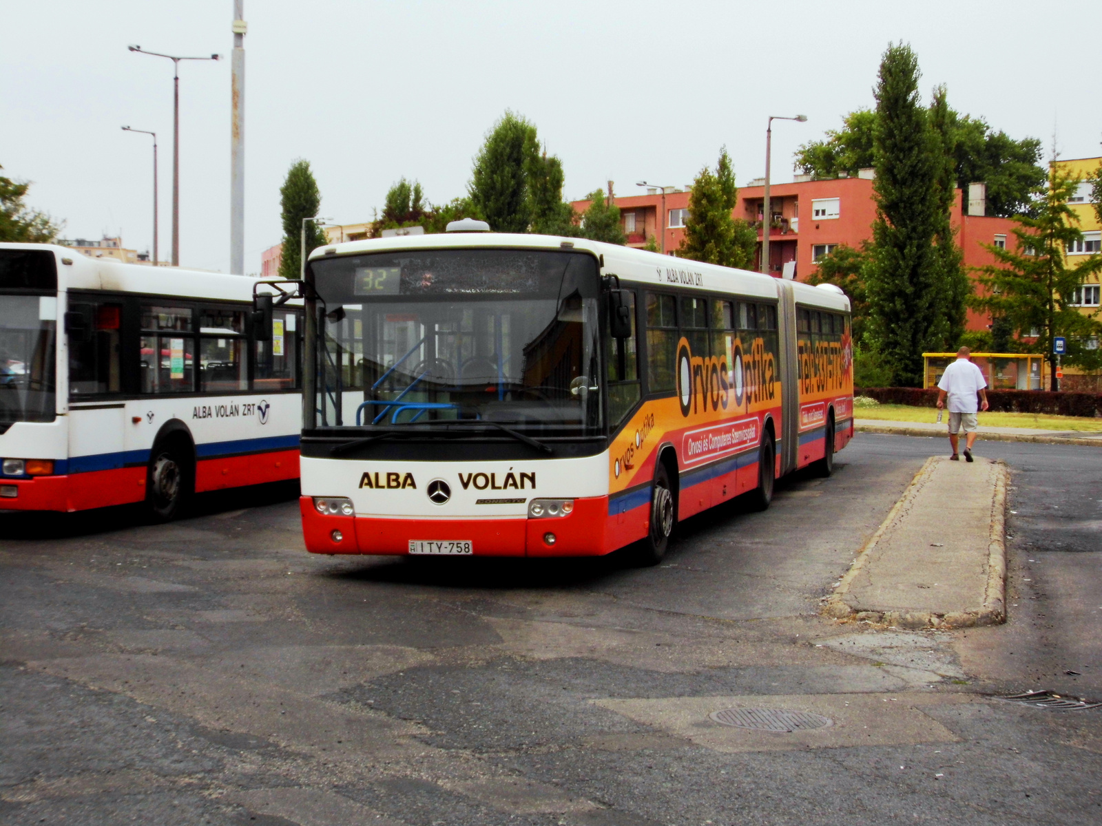 Mercedes-Benz Conecto (ITY-758)