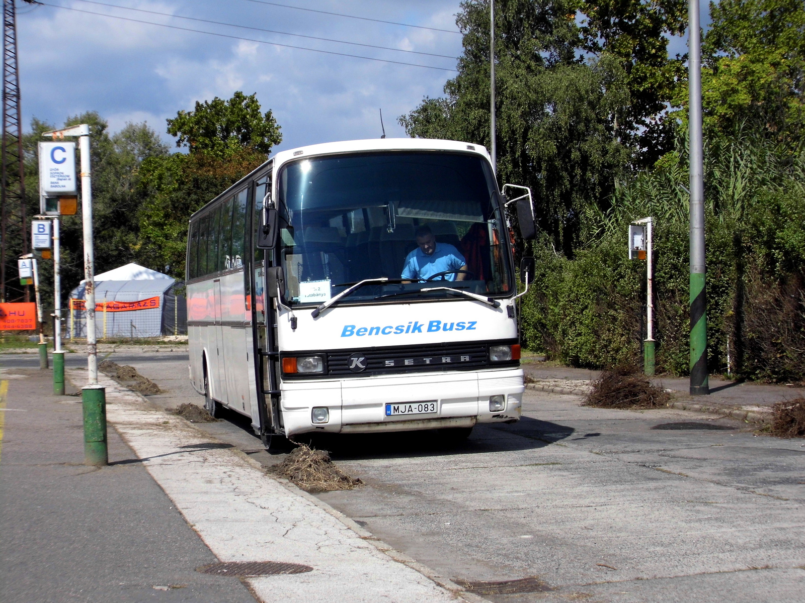 Setra S215 HD (MJA-083)