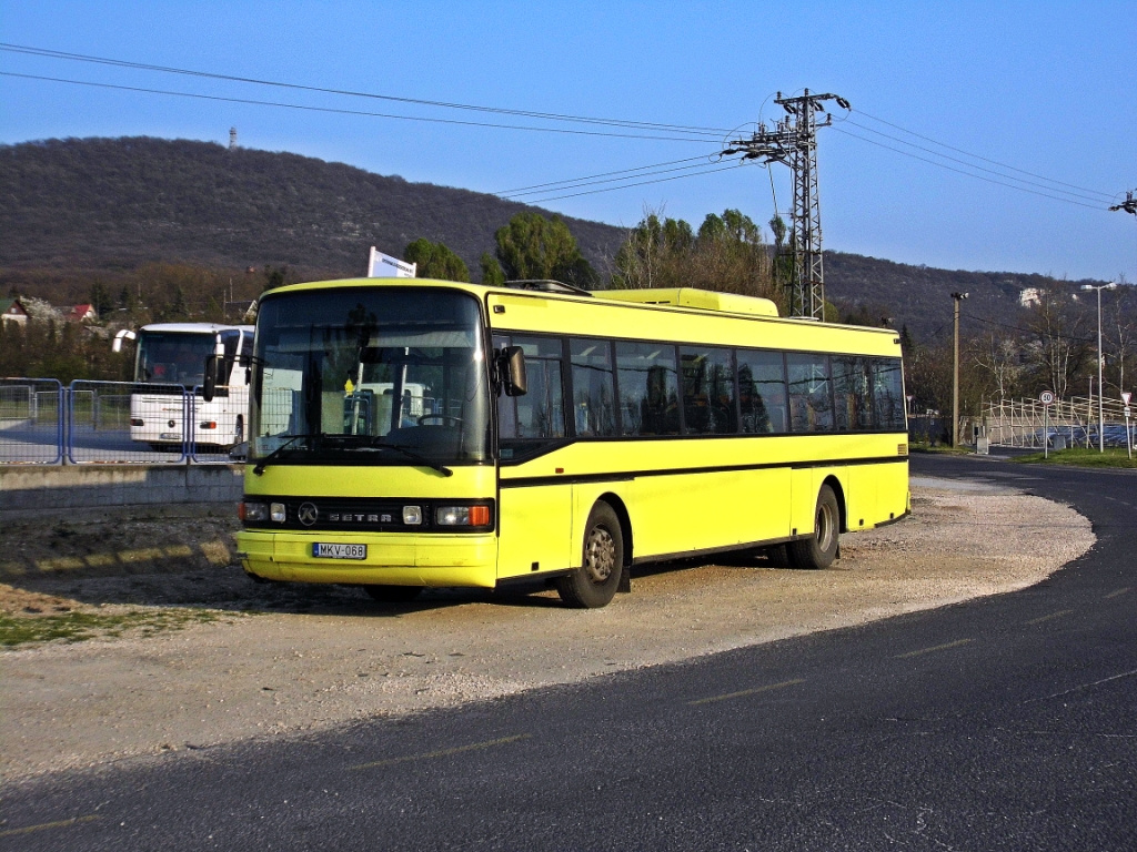 Setra S215 NF (MKV-068)