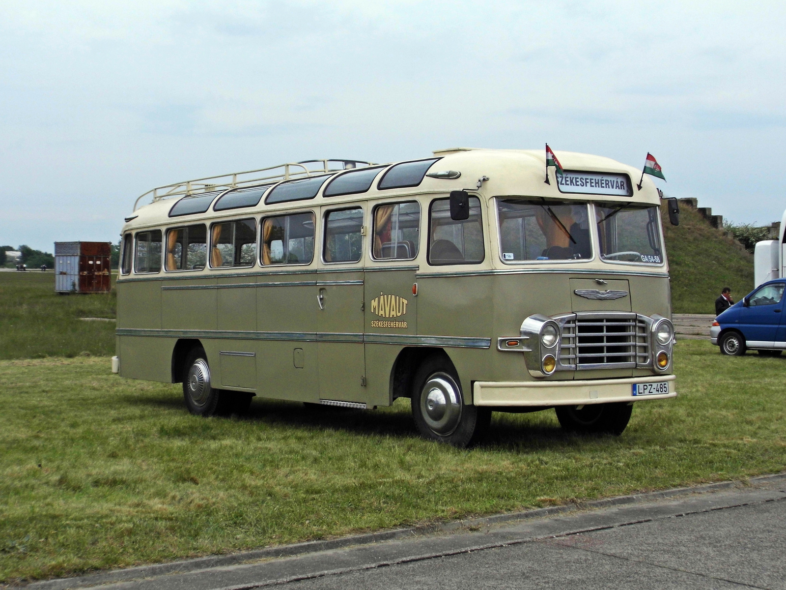 Ikarus 31 (LPZ-485)