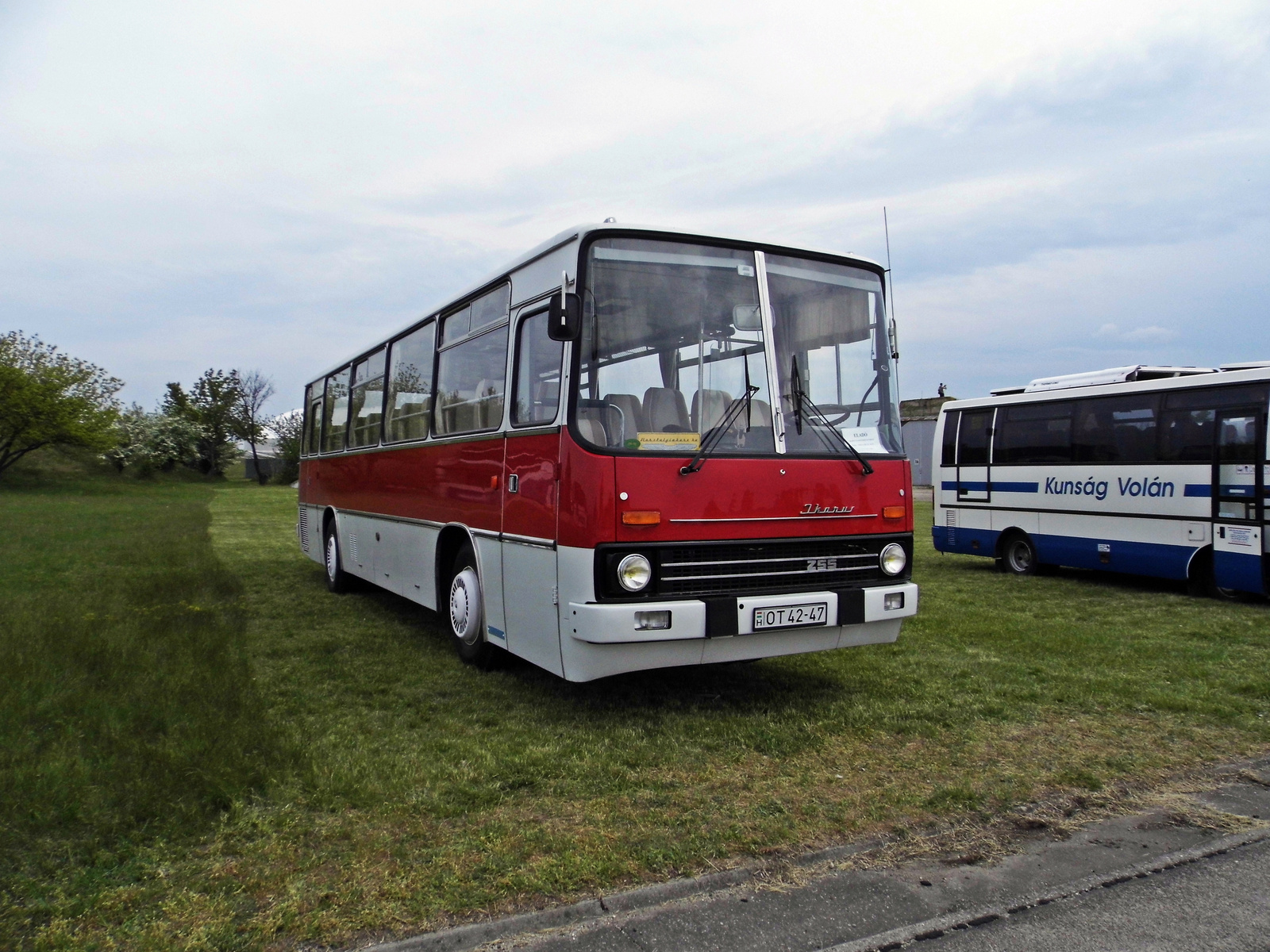 Ikarus 255 (OT 42-47)