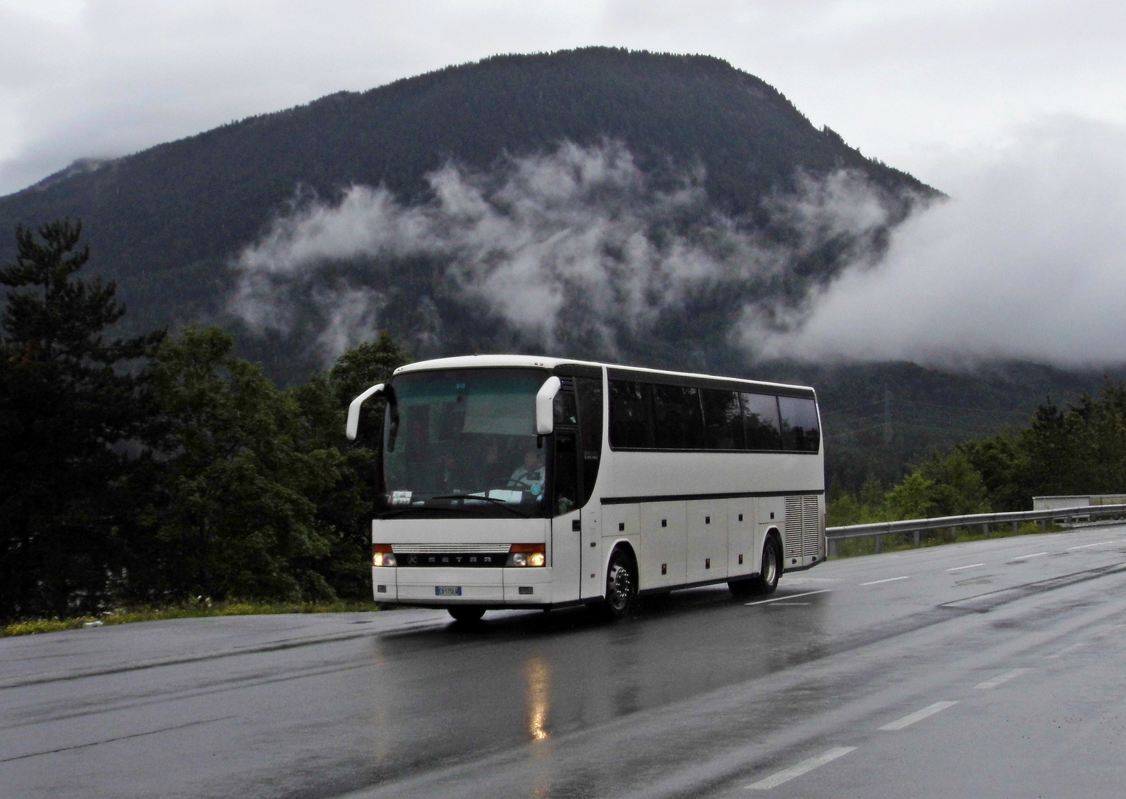 Setra S315 HD (EA-175LW)