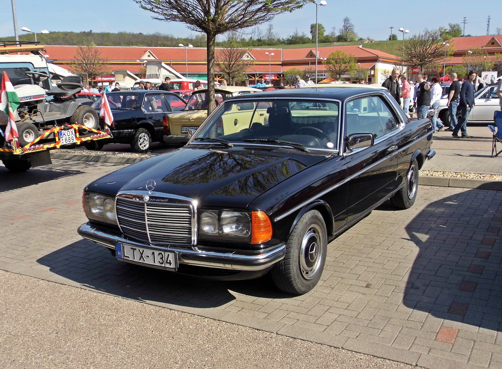 Mercedes-Benz 230CE