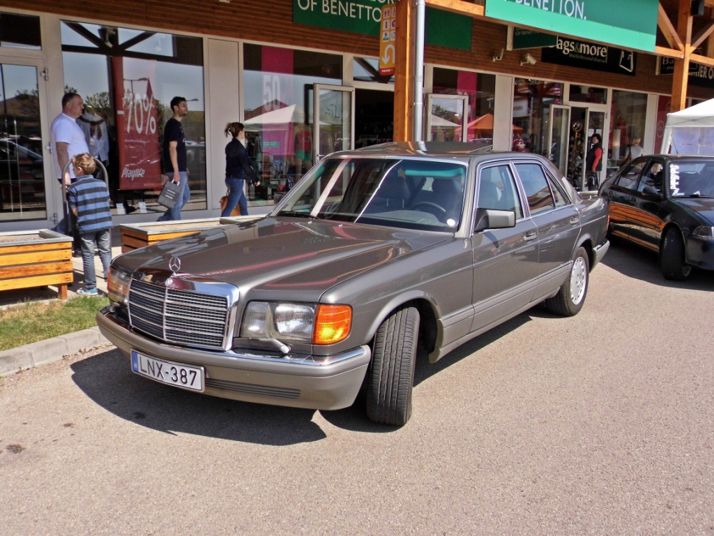 Mercedes-Benz W126