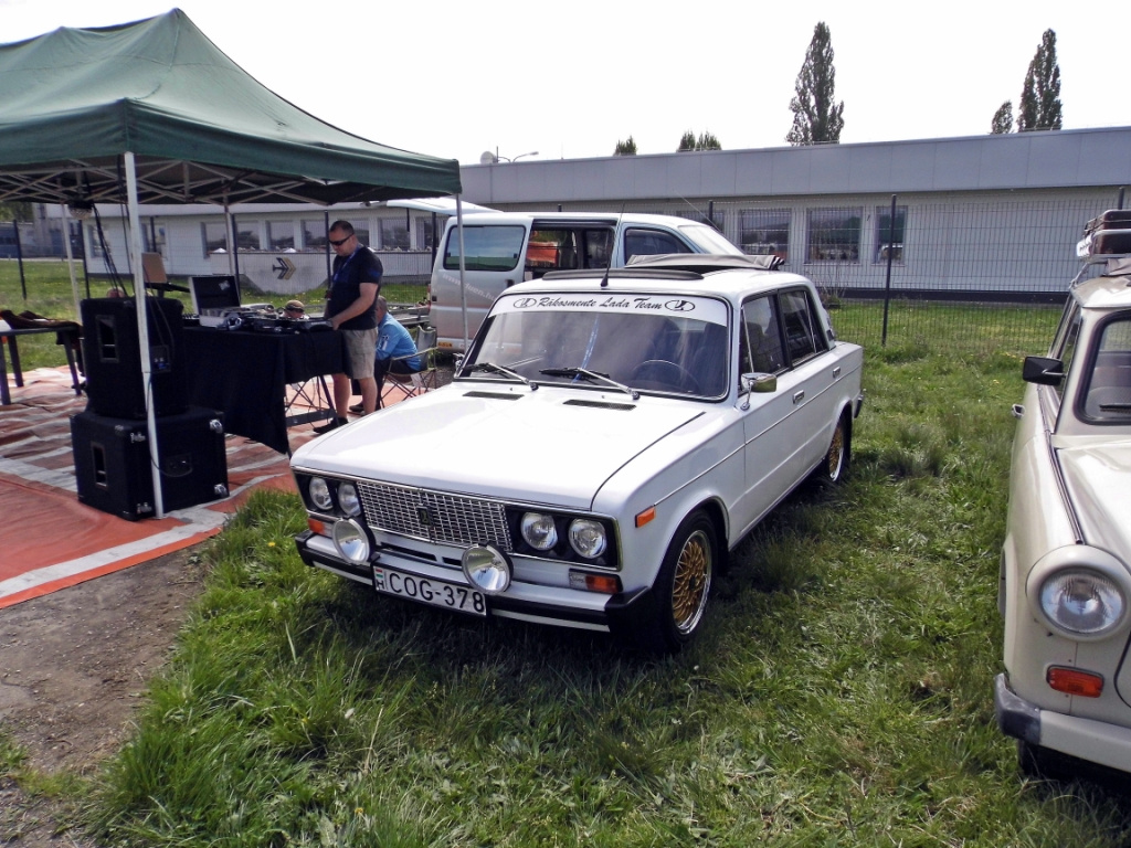 Lada 2106