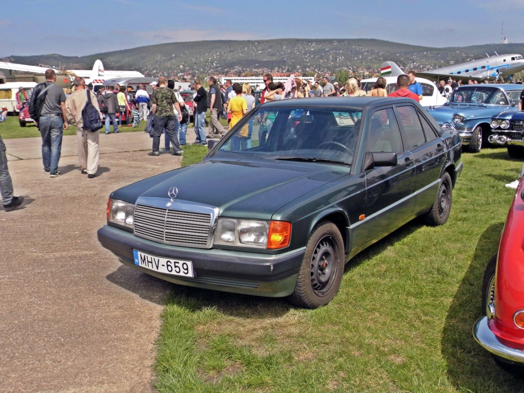 Mercedes-Benz 190