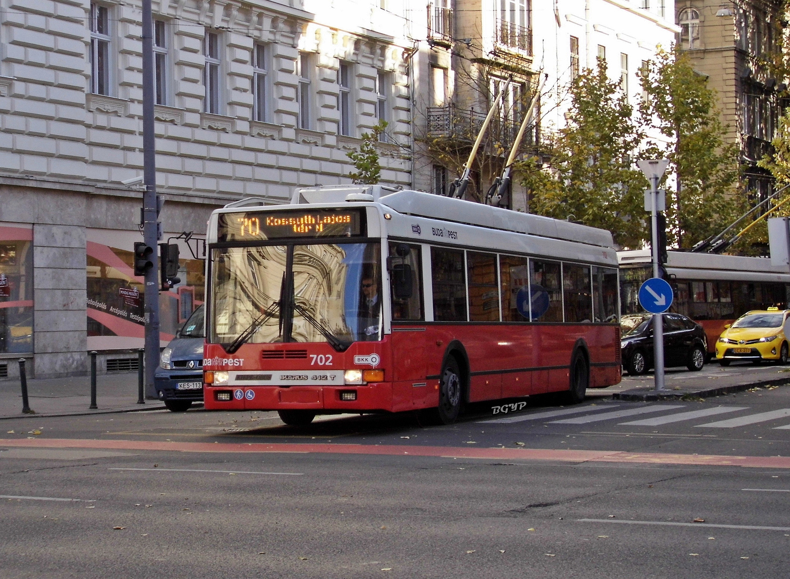 Ikarus 412.81T (702)