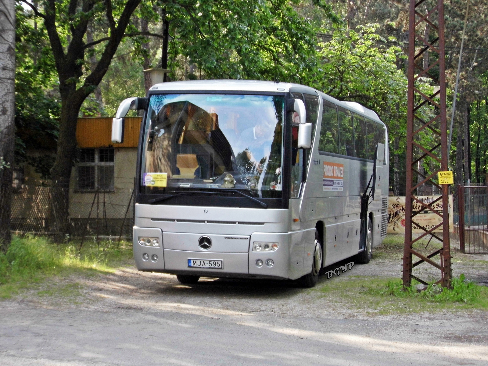 Mercedes-Benz Tourismo (MJA-595)