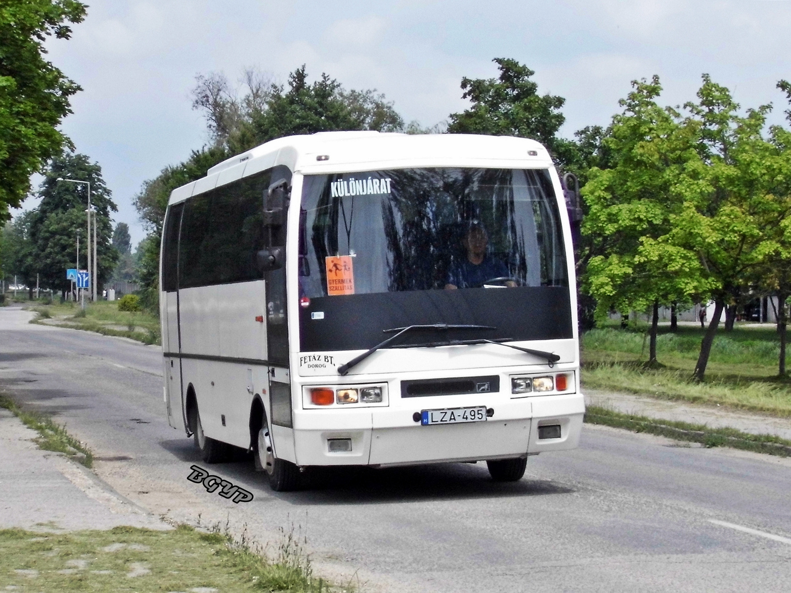 Ikarus E13.20 (LZA-495)