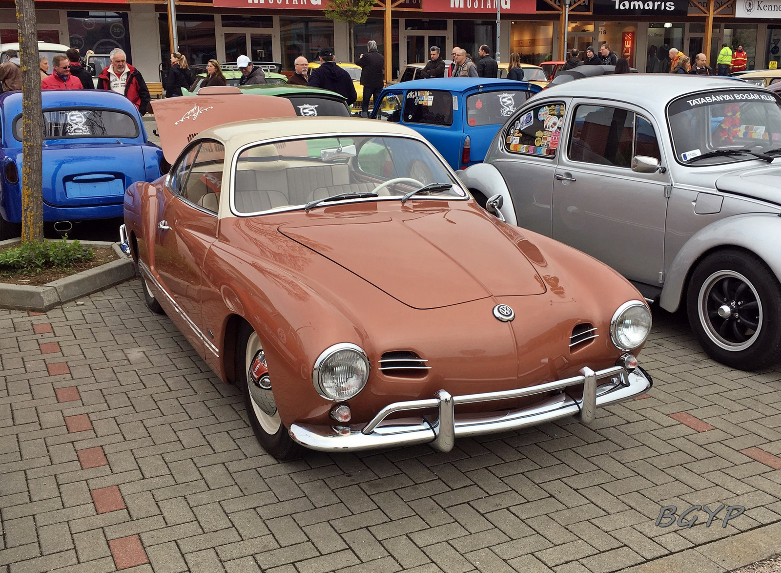 Volkswagen Karmann Ghia