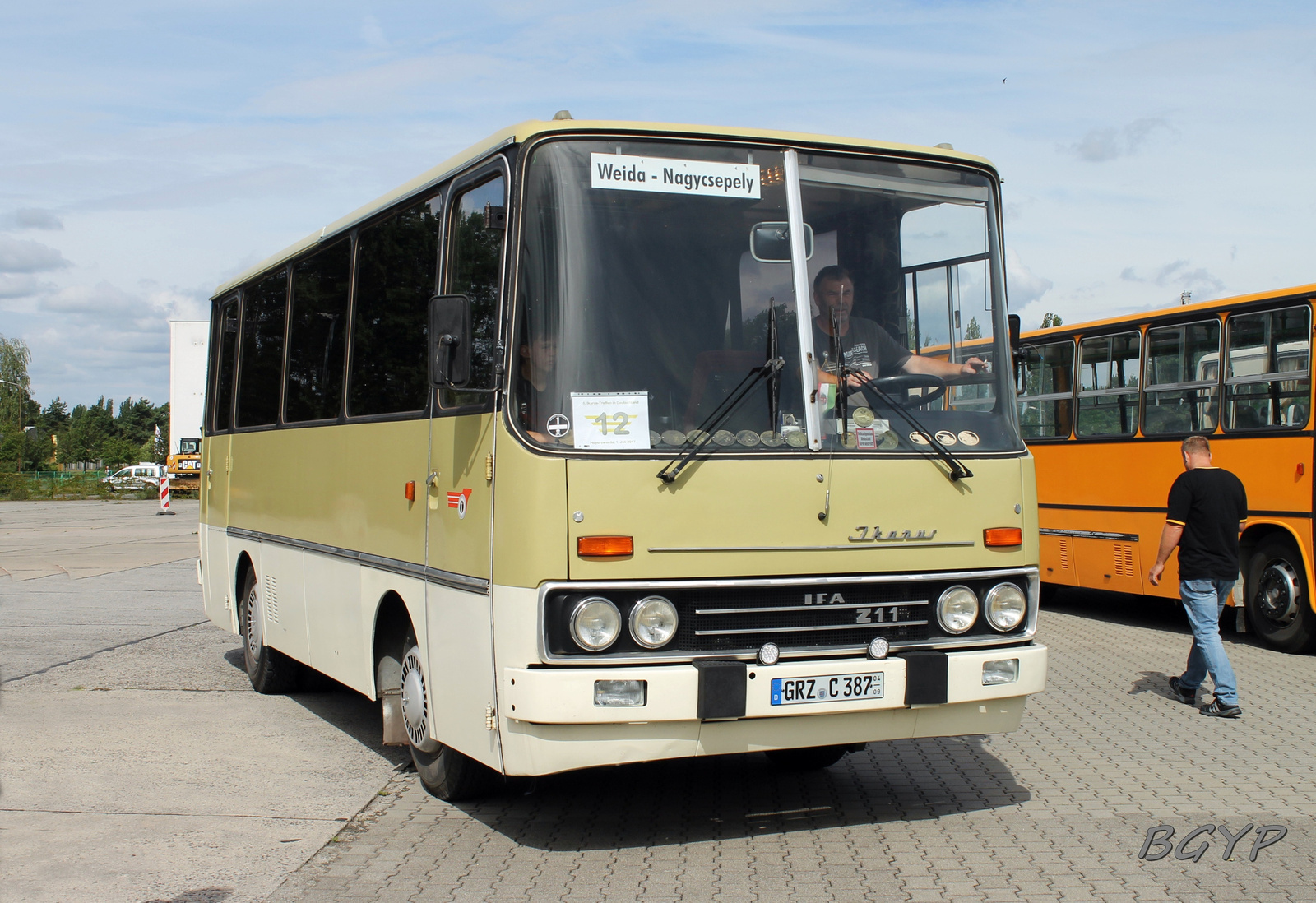 Ikarus 211 (GRZ-C 387)