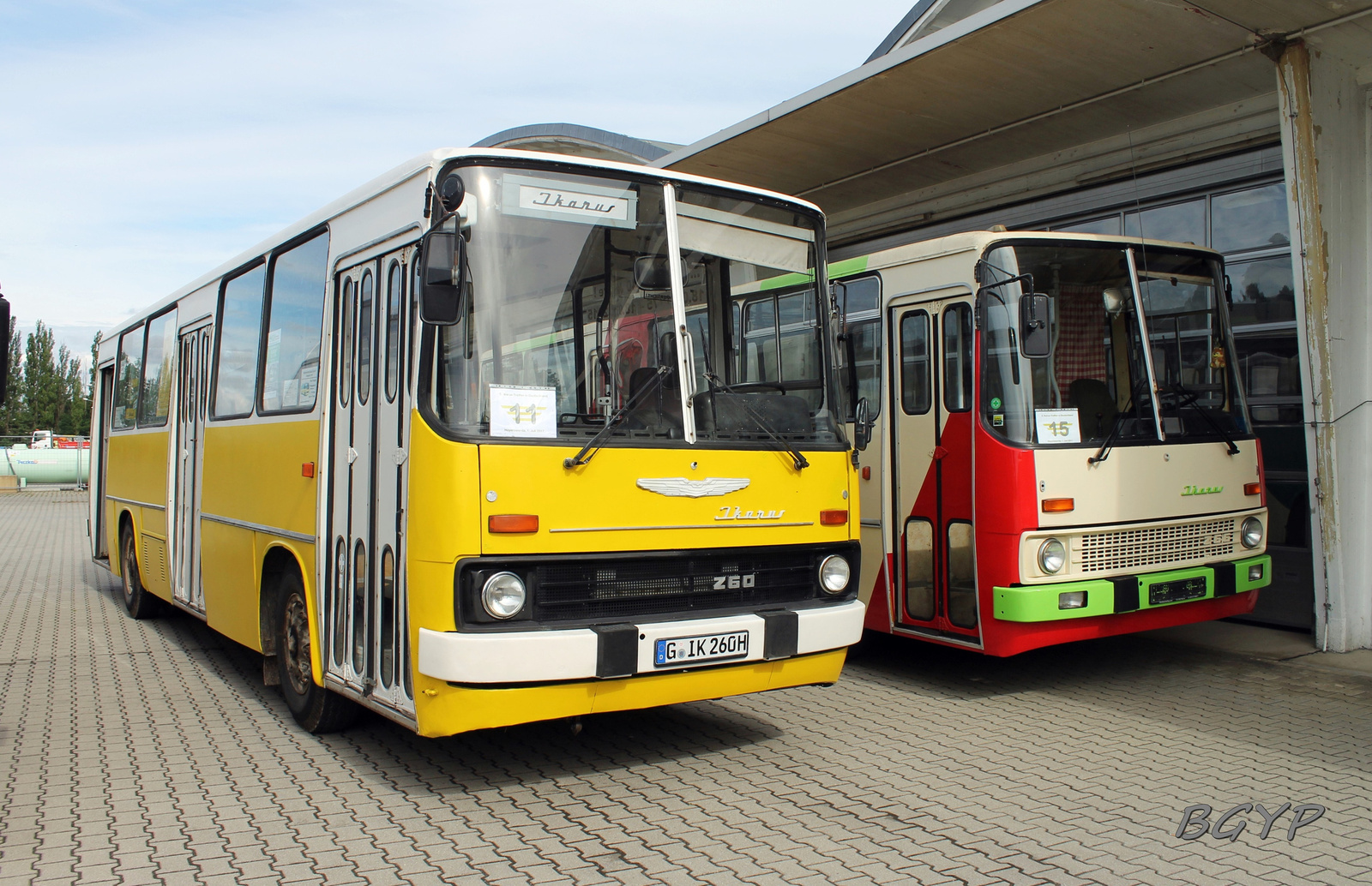 Ikarus 260.02 (G-IK 260H)