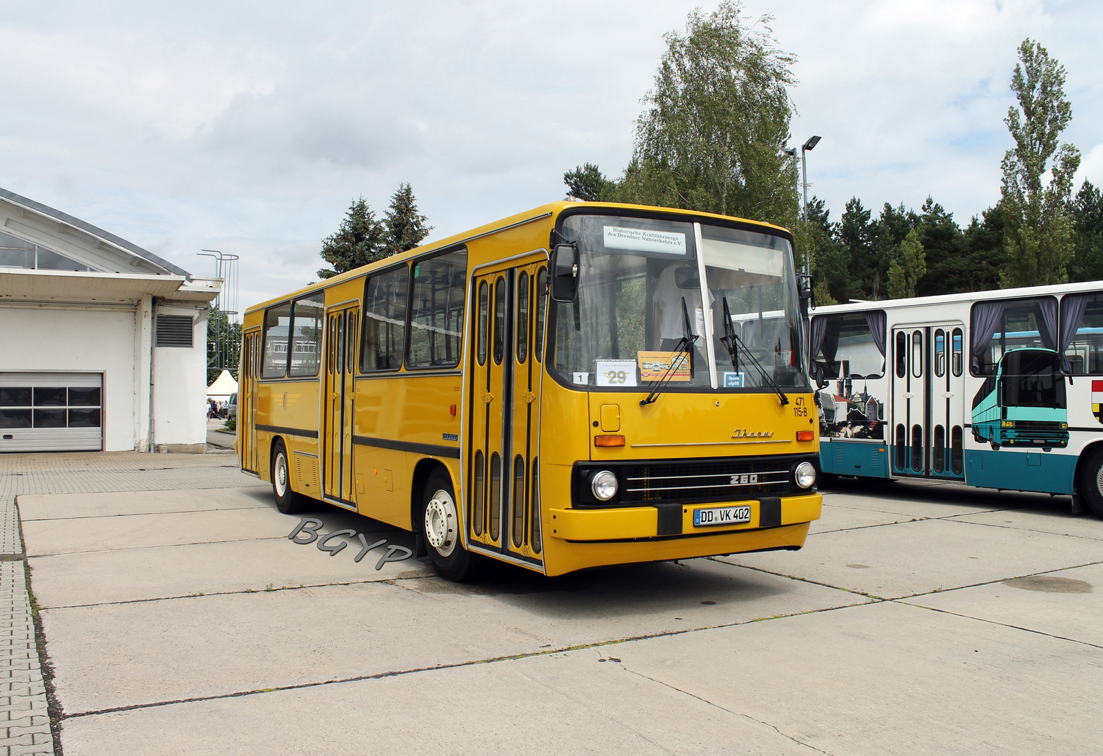 Ikarus 260.02 (DD-VK 402)