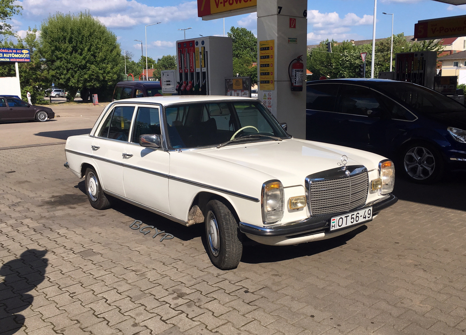 Mercedes-Benz W115